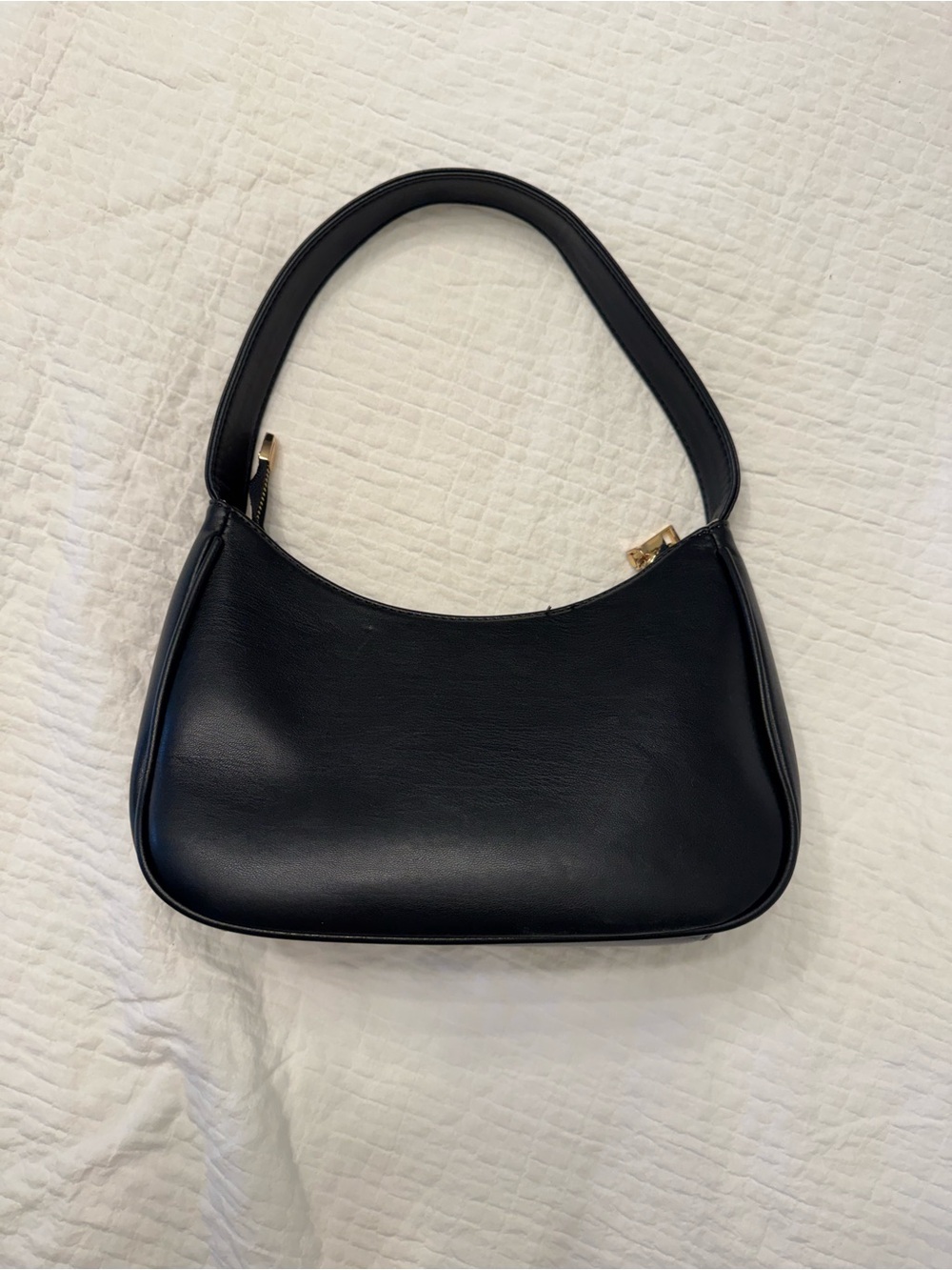 Classic Black Women's Shoulder Bag - Sleek Minimalist Design